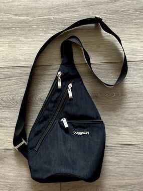 BAGGALLINI Lightweight Mini Sling Handbag IN Black Nylon